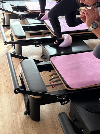 Head and Body Center - Pilates Reformer & Head Spa - Photo principale