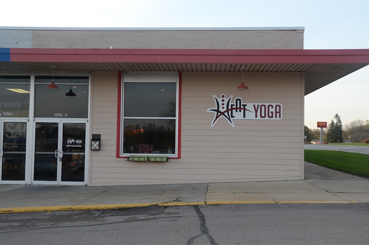 Heat Yoga - Photo 1