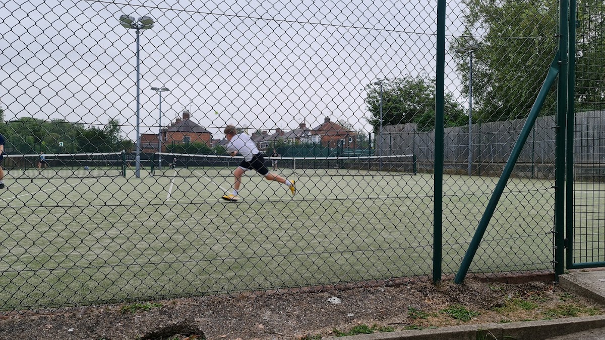 Hessle Lawn Tennis Club - Photo 2