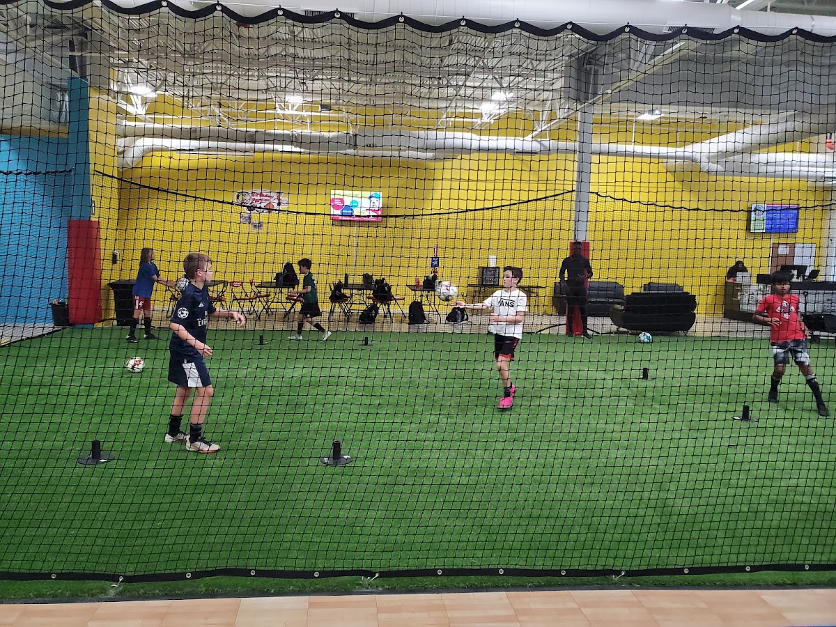 Hi-Five Sports Zone At North Point Mall - Photo 3