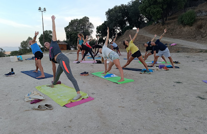 Histoire de yoga : yoga à Hyères pour enfants, parent/enfant, ado, adultes (vinyasa, yin yoga et supyoga (sur paddle)). - Photo principale