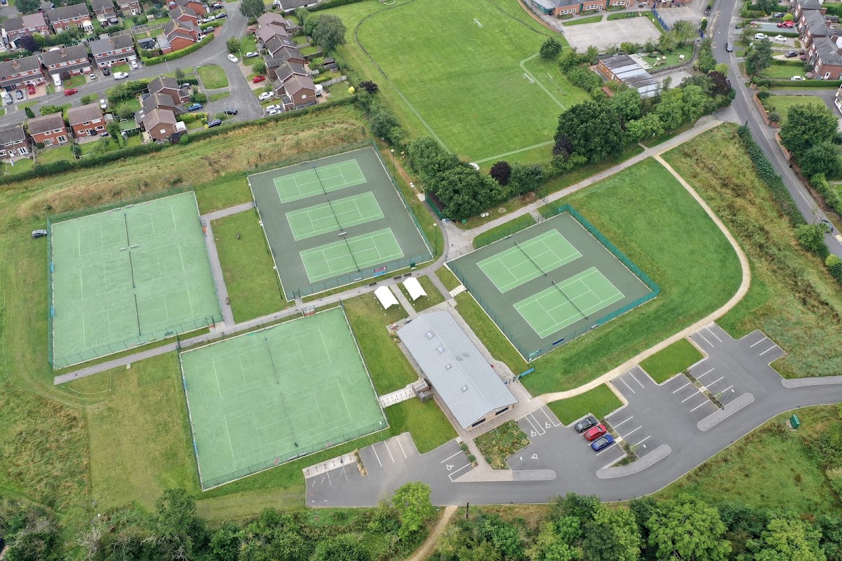 Hoole Lawn Tennis Club - Photo 2