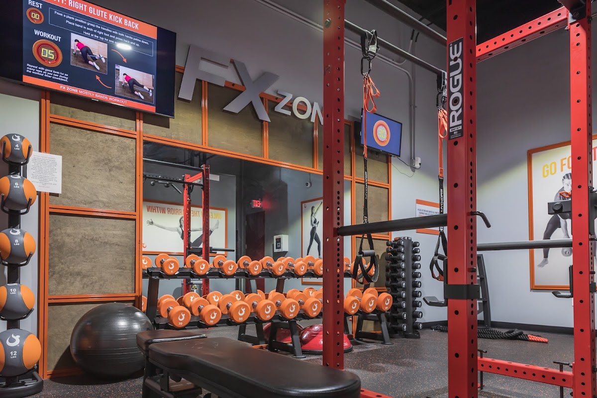 HOTWORX - Woodlands TX - Six Pines - Photo 2