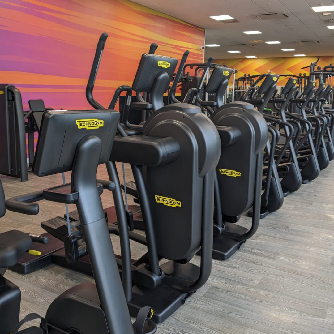 Hough End Leisure Centre - Photo 1
