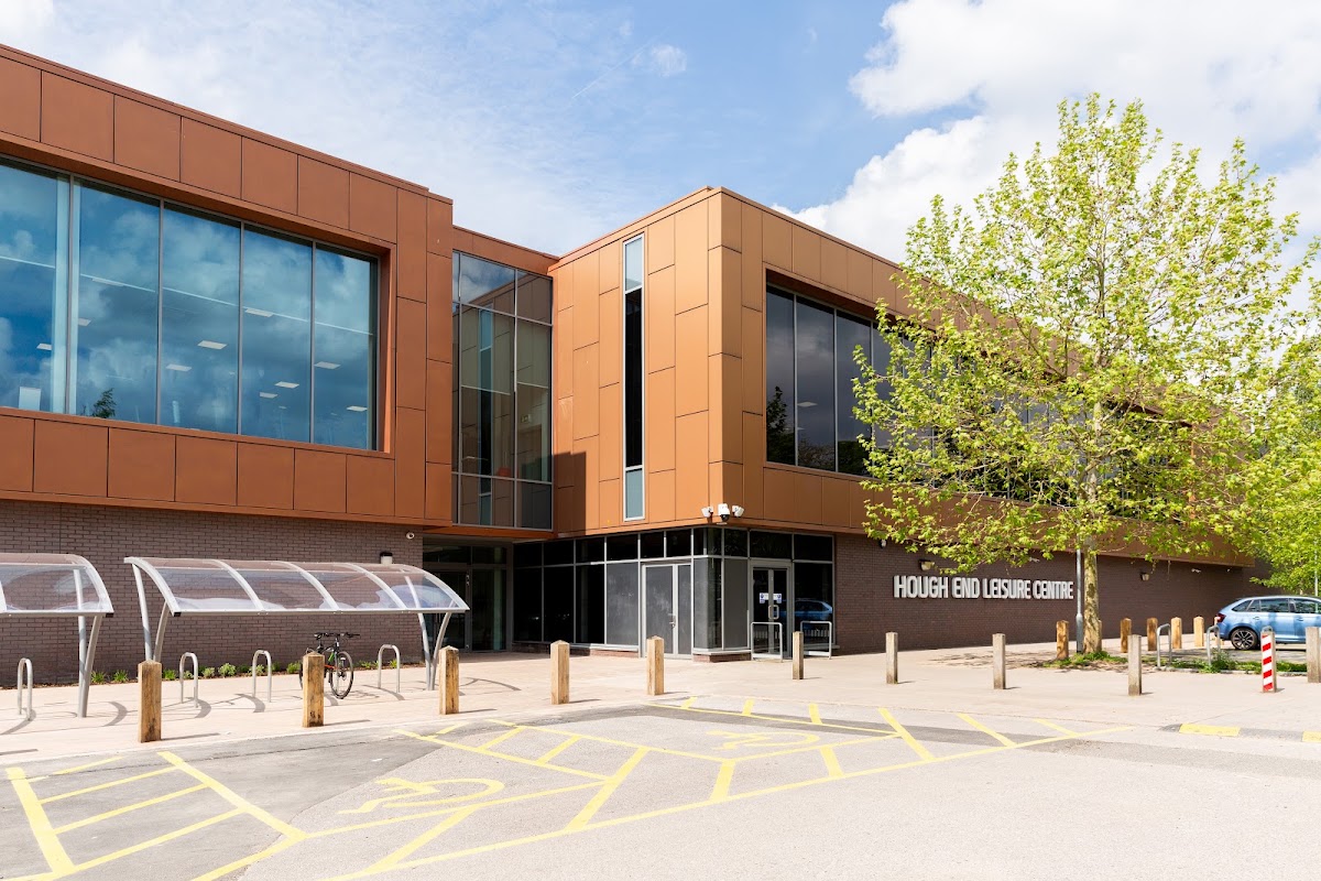 Hough End Leisure Centre - Photo 3