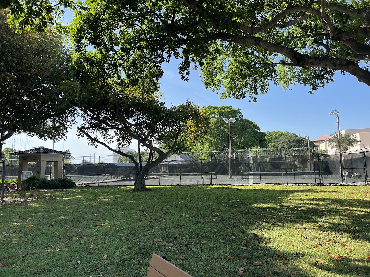 Howard Park Tennis Center - Photo 2