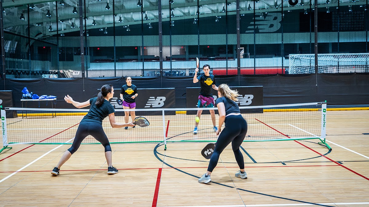HUB Sports Boston - Photo 3