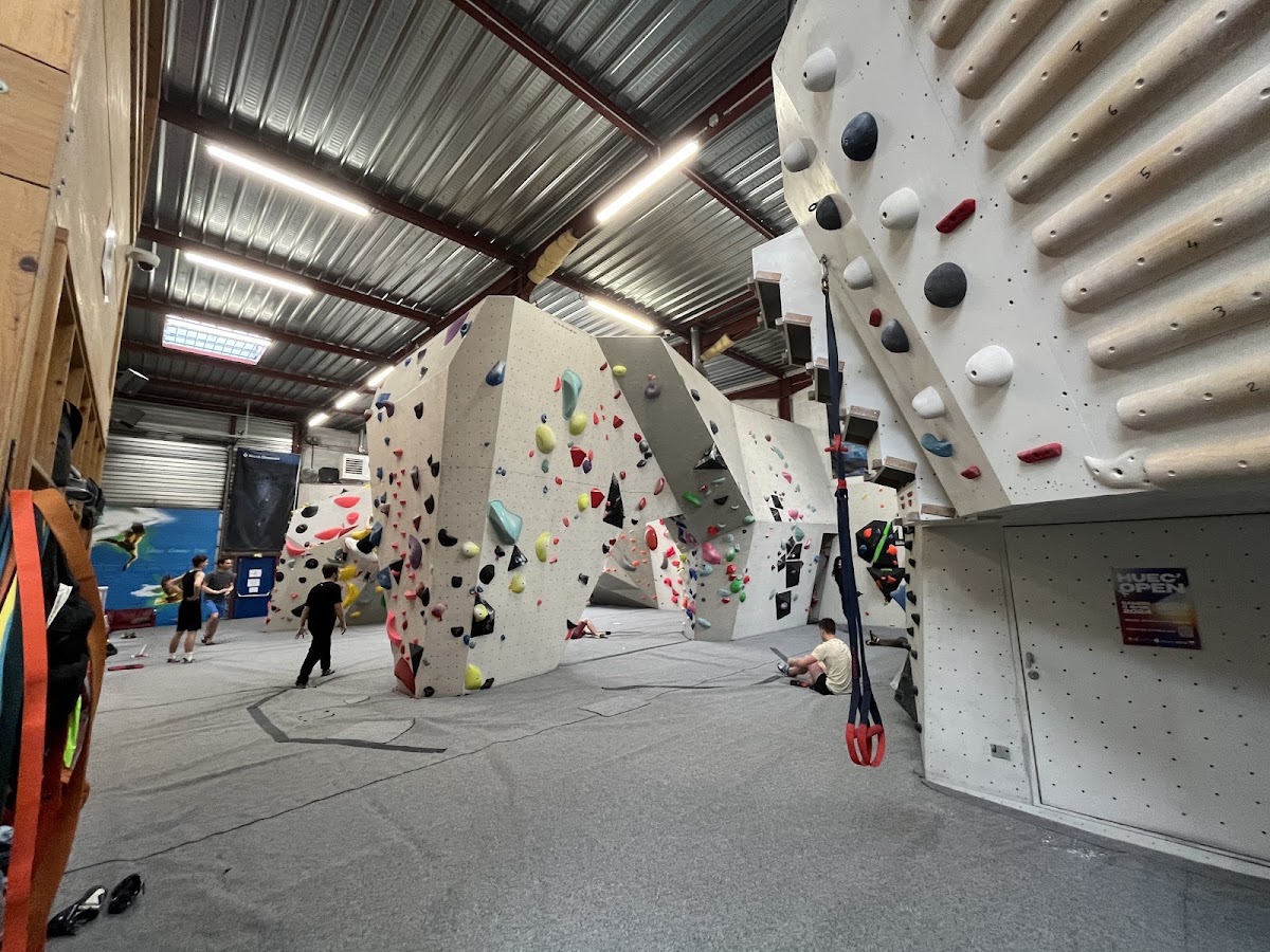 Hueco Strasbourg-Zenith Escalade-Bloc - Photo 2