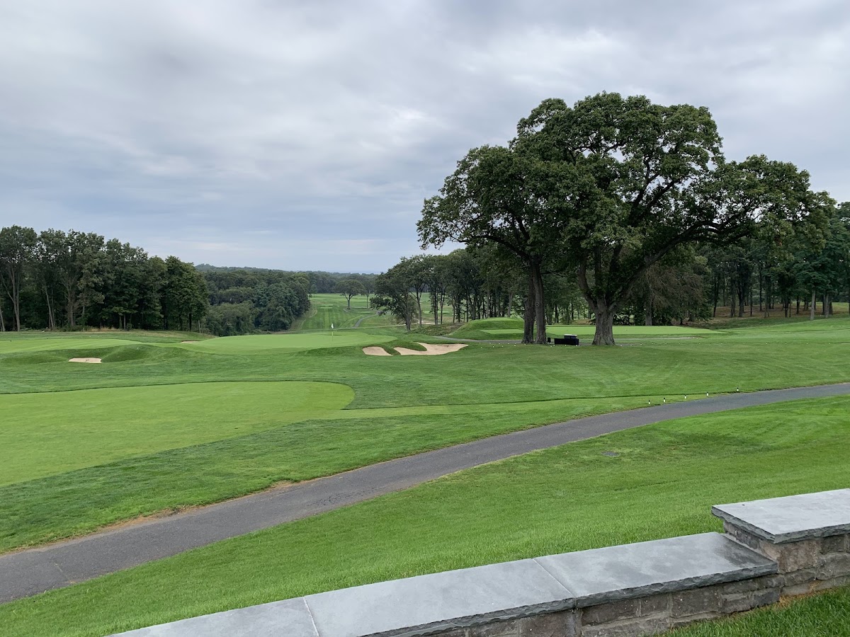 Huntington Crescent Club - Photo 1