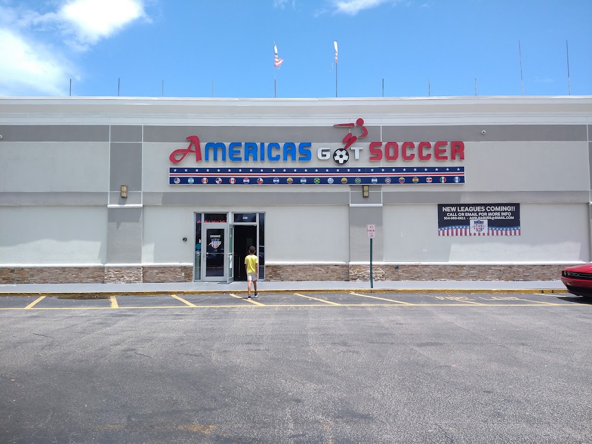 INDOOR SOCCER PLACE - Photo 2