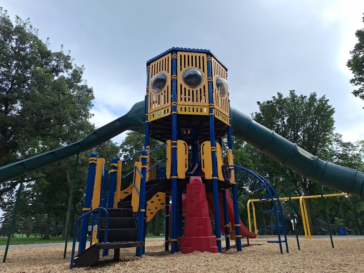 Island Park - Photo 2