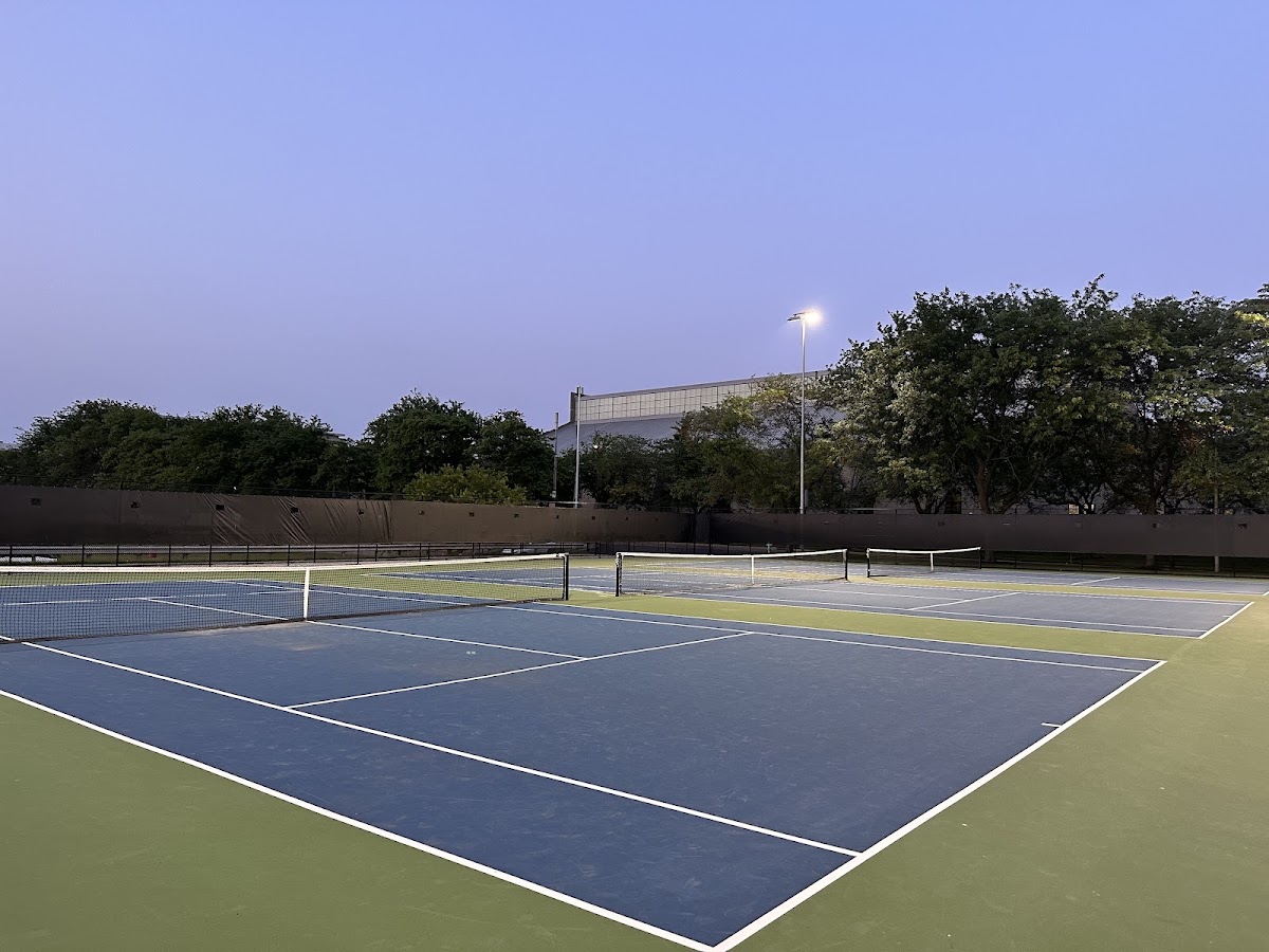 IU Indianapolis outdoor tennis courts - Photo 2