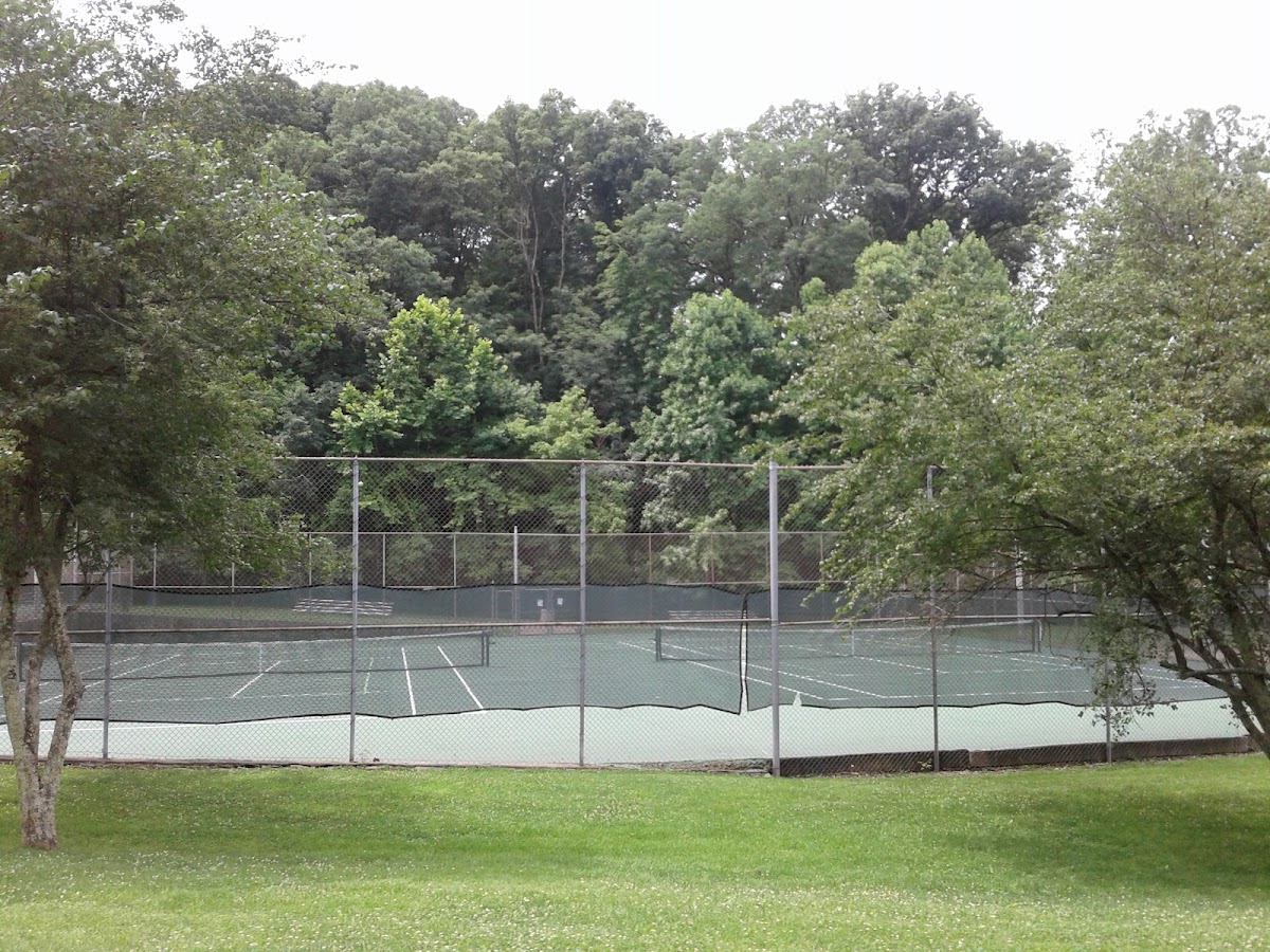 Ivor F. Boiarsky Tennis Center - Photo 2
