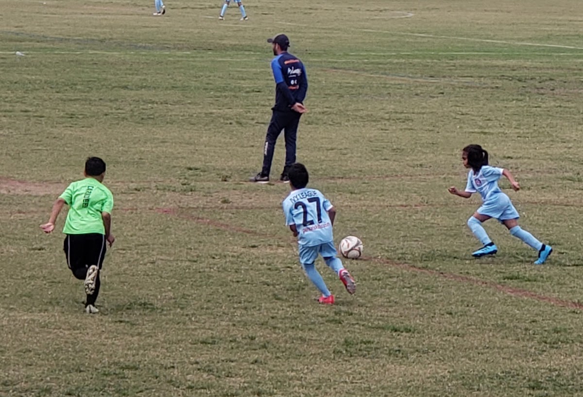 Ivy League Soccer Club - Photo 2