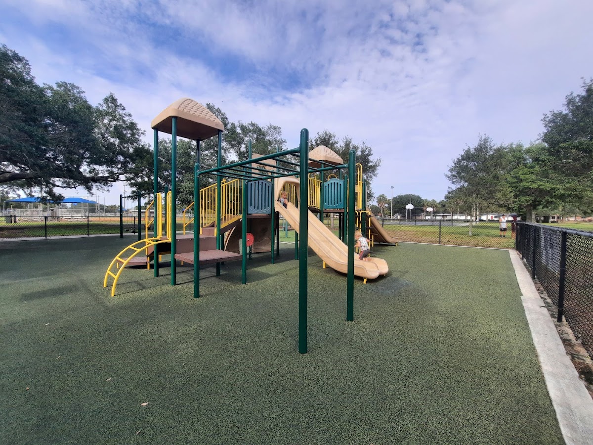 J W Cate Recreation Center - Photo 3