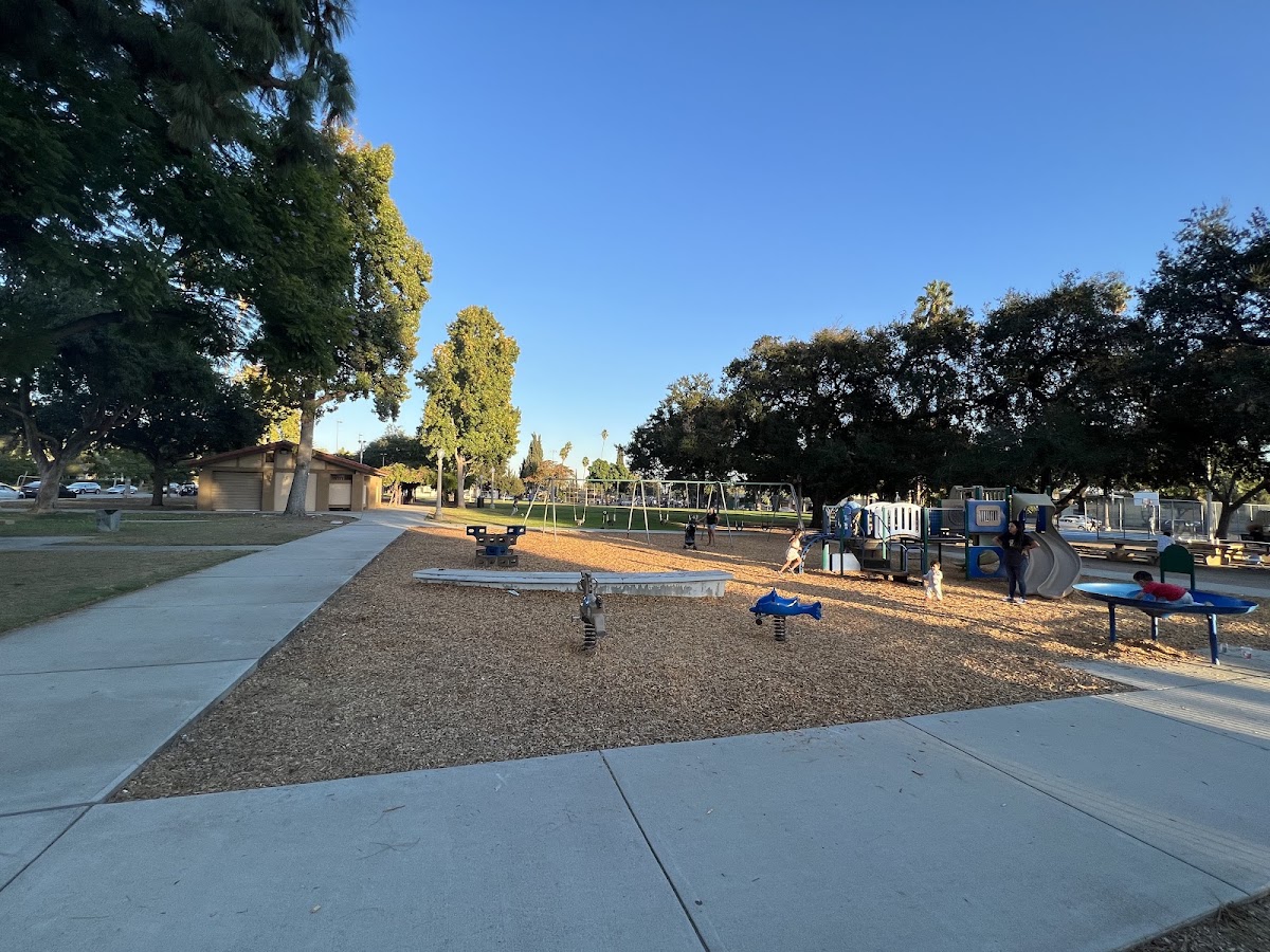 Jefferson Park - Photo 1