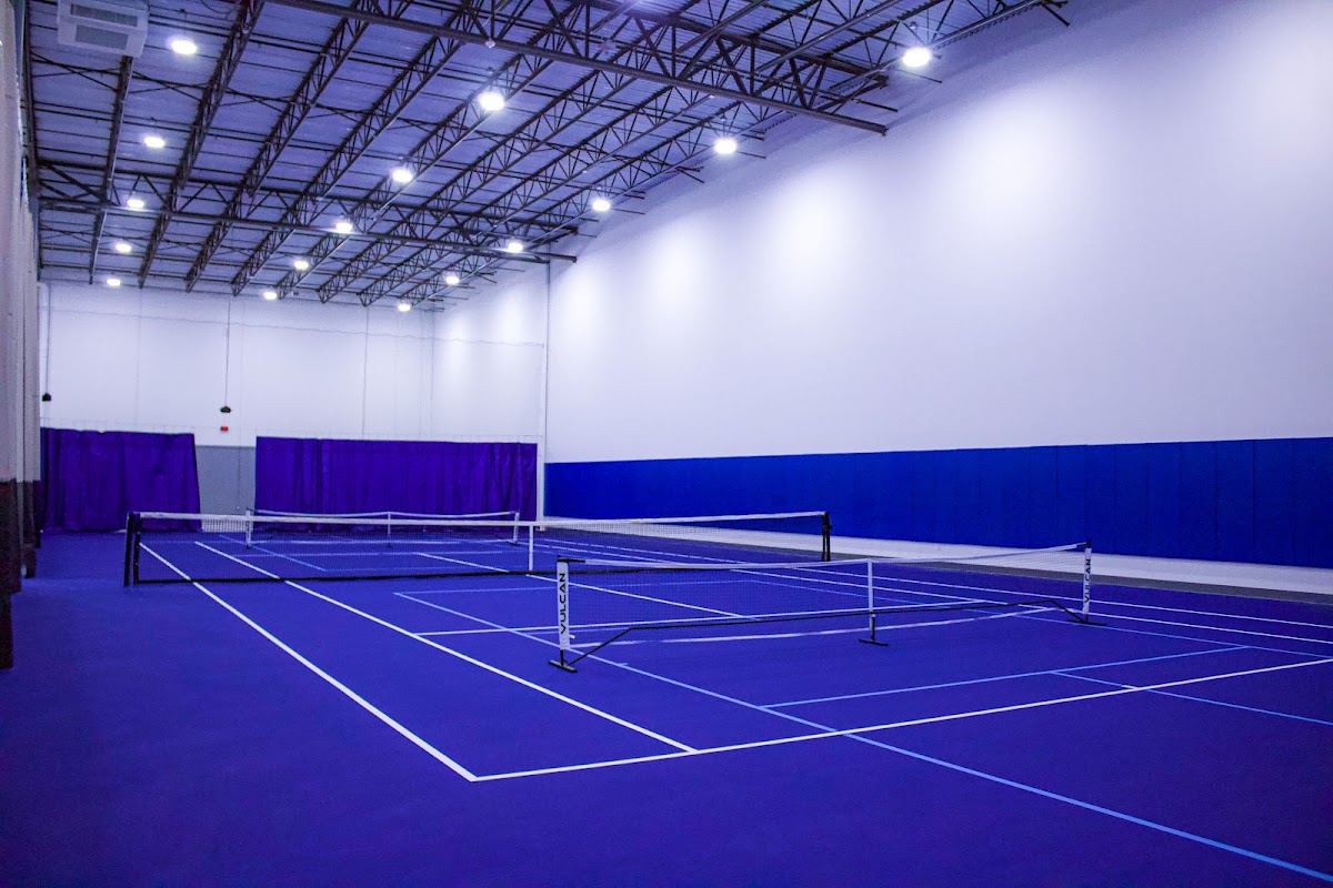 Kinetic Indoor Racquet Club - Photo 2