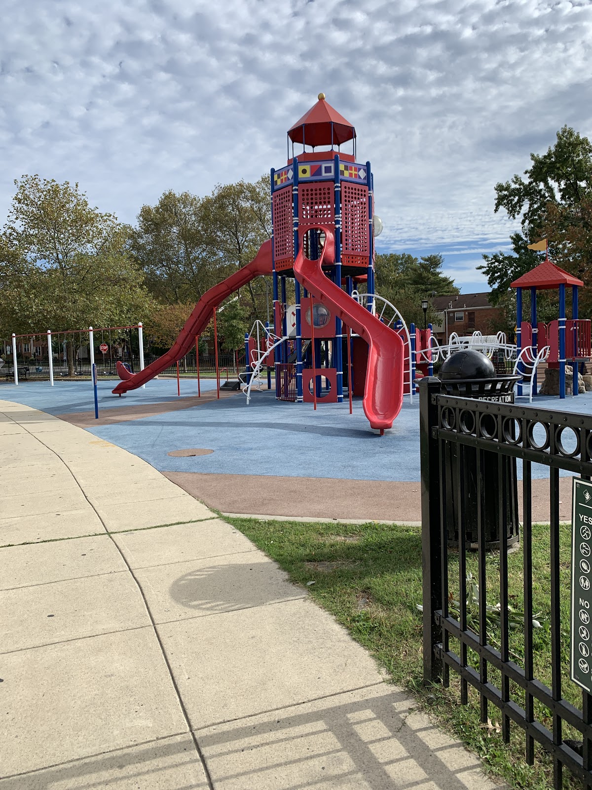 King Greenleaf Recreation Center - Photo 1