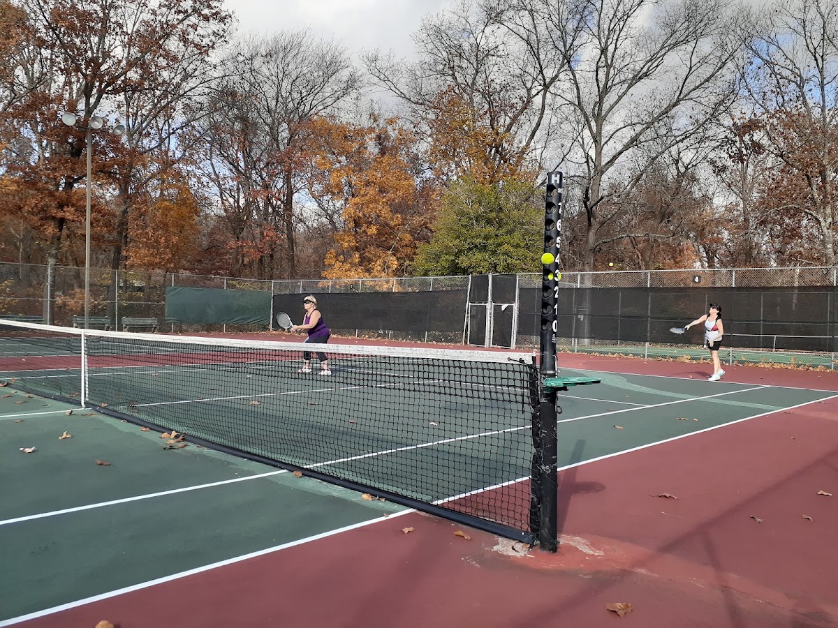 Kingsdale Tennis Center - Photo 1