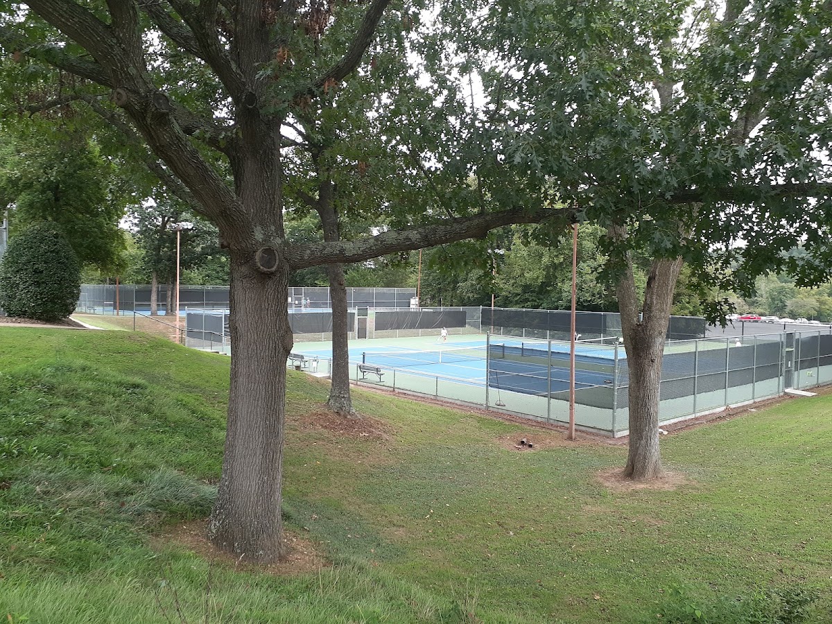 Kingsdale Tennis Center - Photo 2