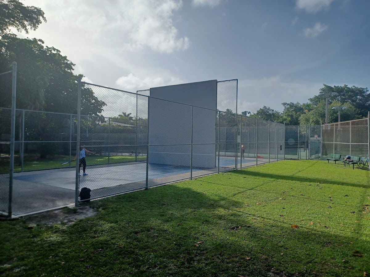 Kirk Munroe Tennis Center - Photo 3