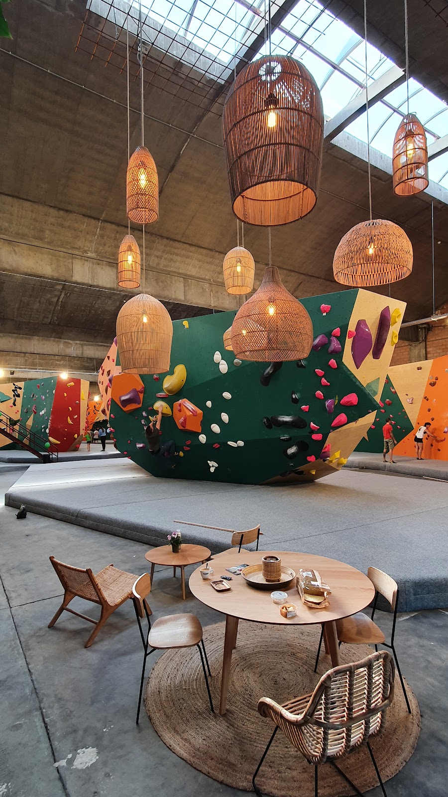 Klim en Boulderzaal The Island B.V. - Photo 2