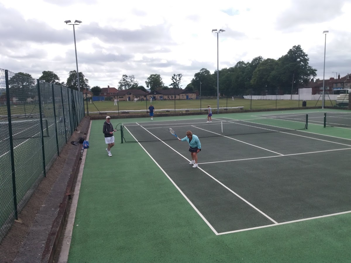 Knowle Tennis Club - Photo 1