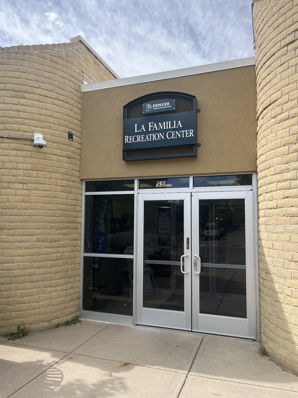 La Familia Recreation Center - Photo 2