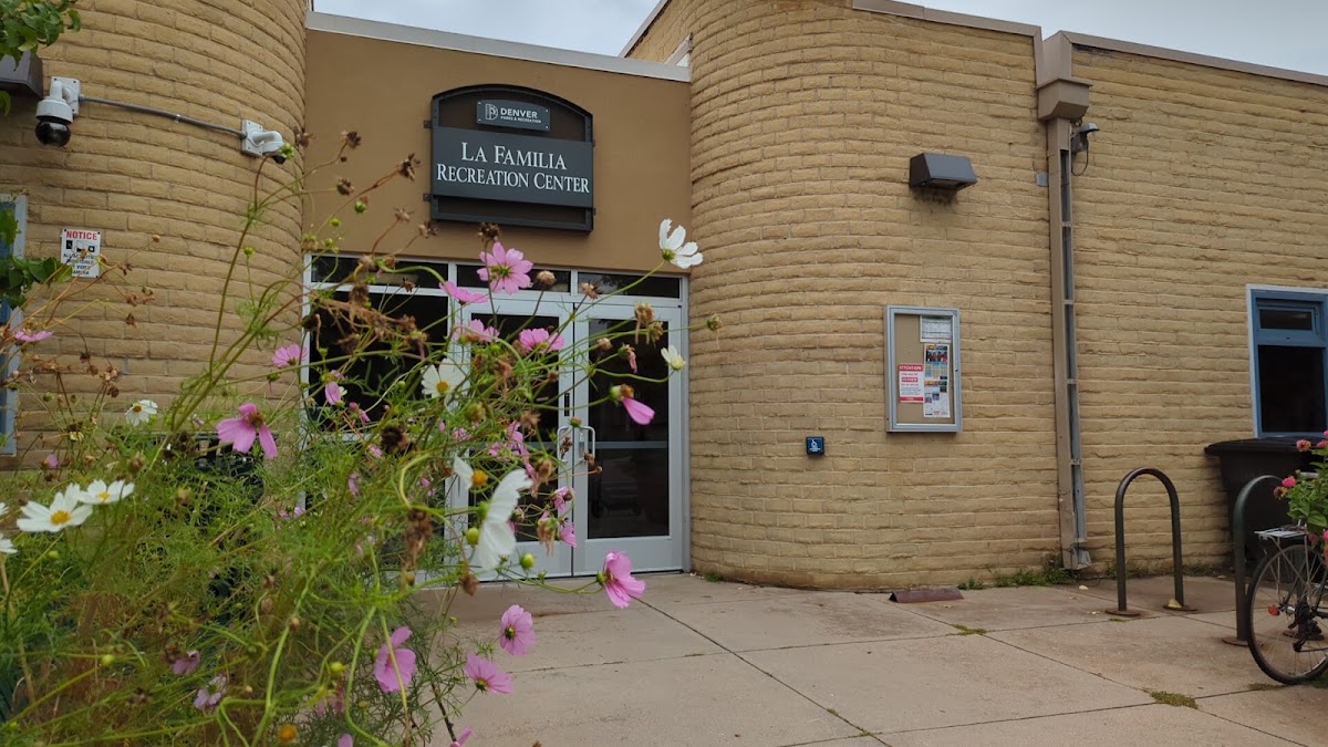 La Familia Recreation Center - Photo 3