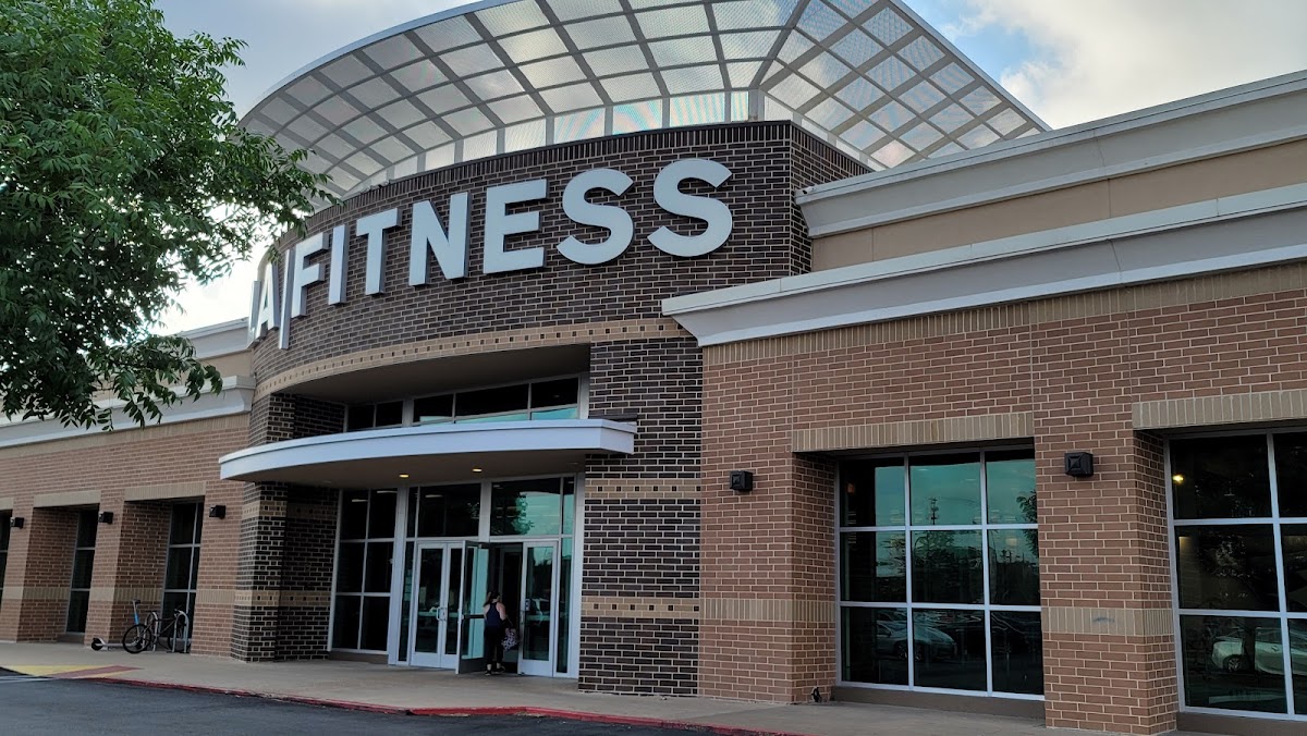 LA Fitness - Photo 2