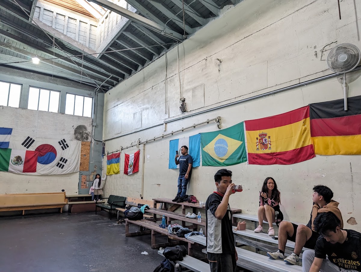 LA Futebol Indoor Soccer Facility - Photo 2