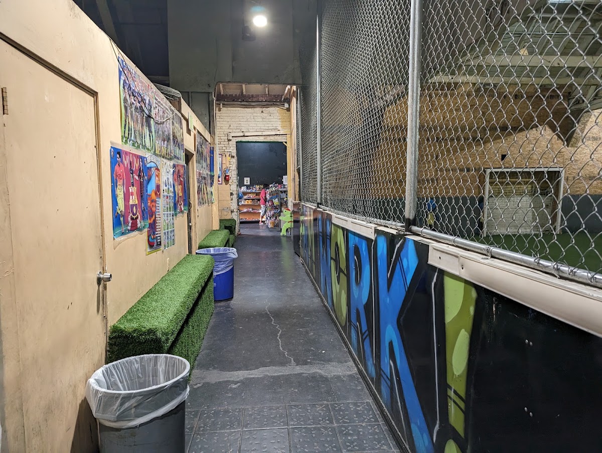 LA Futebol Indoor Soccer Facility - Photo 3