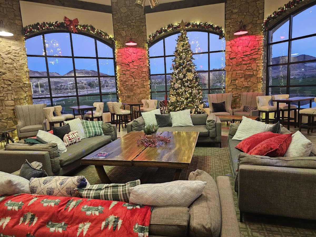 Lake Las Vegas Sports Club - Photo 3