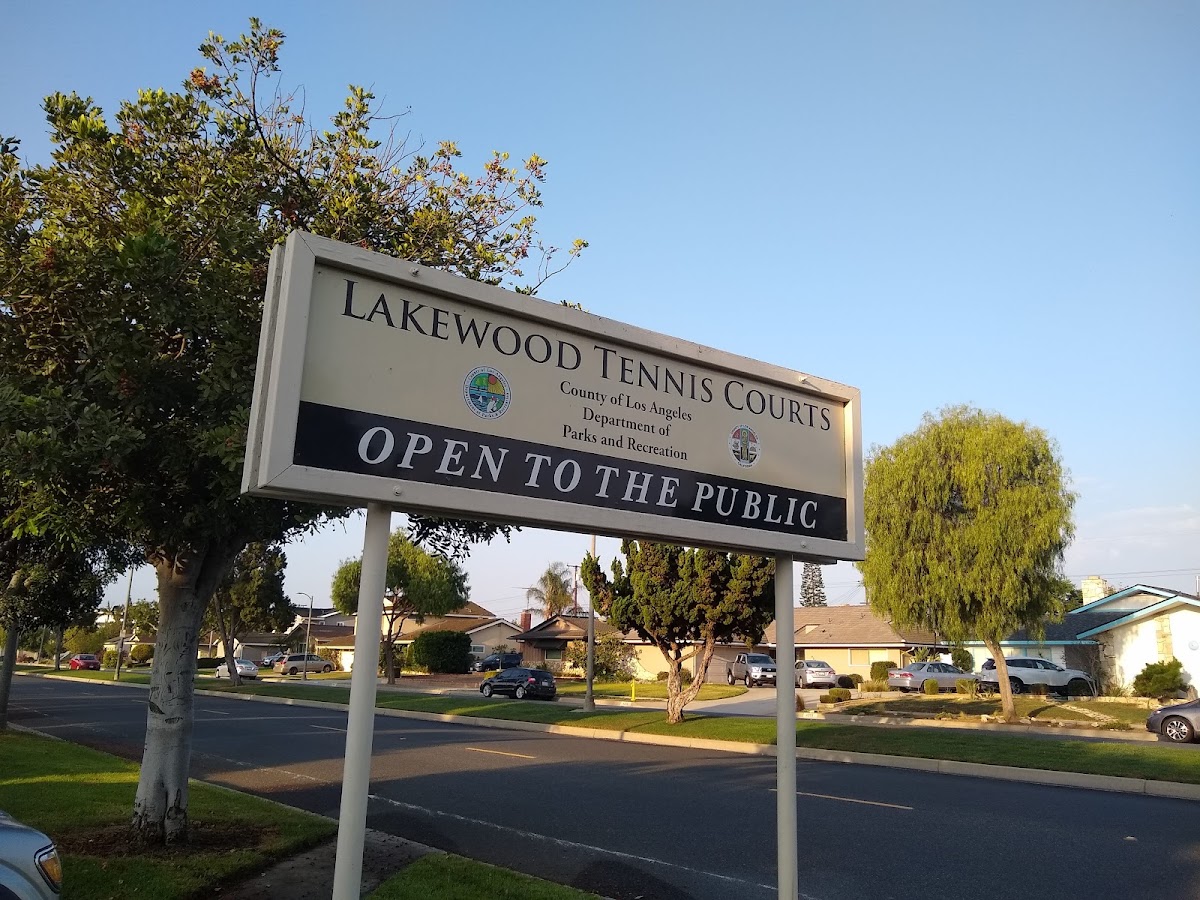 Lakewood Tennis Center - Photo 2