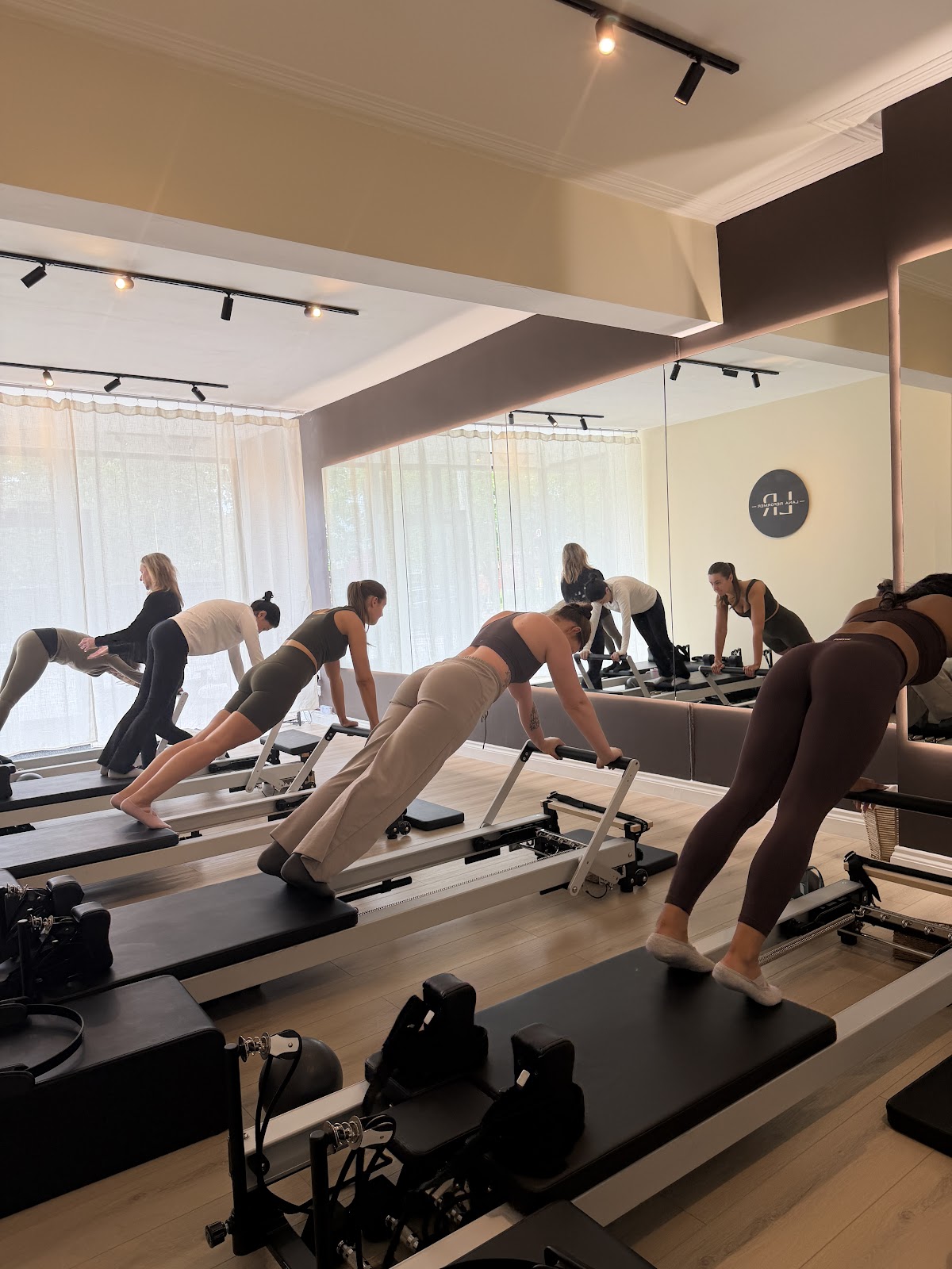 Lana Reformer Pilates - Photo 3