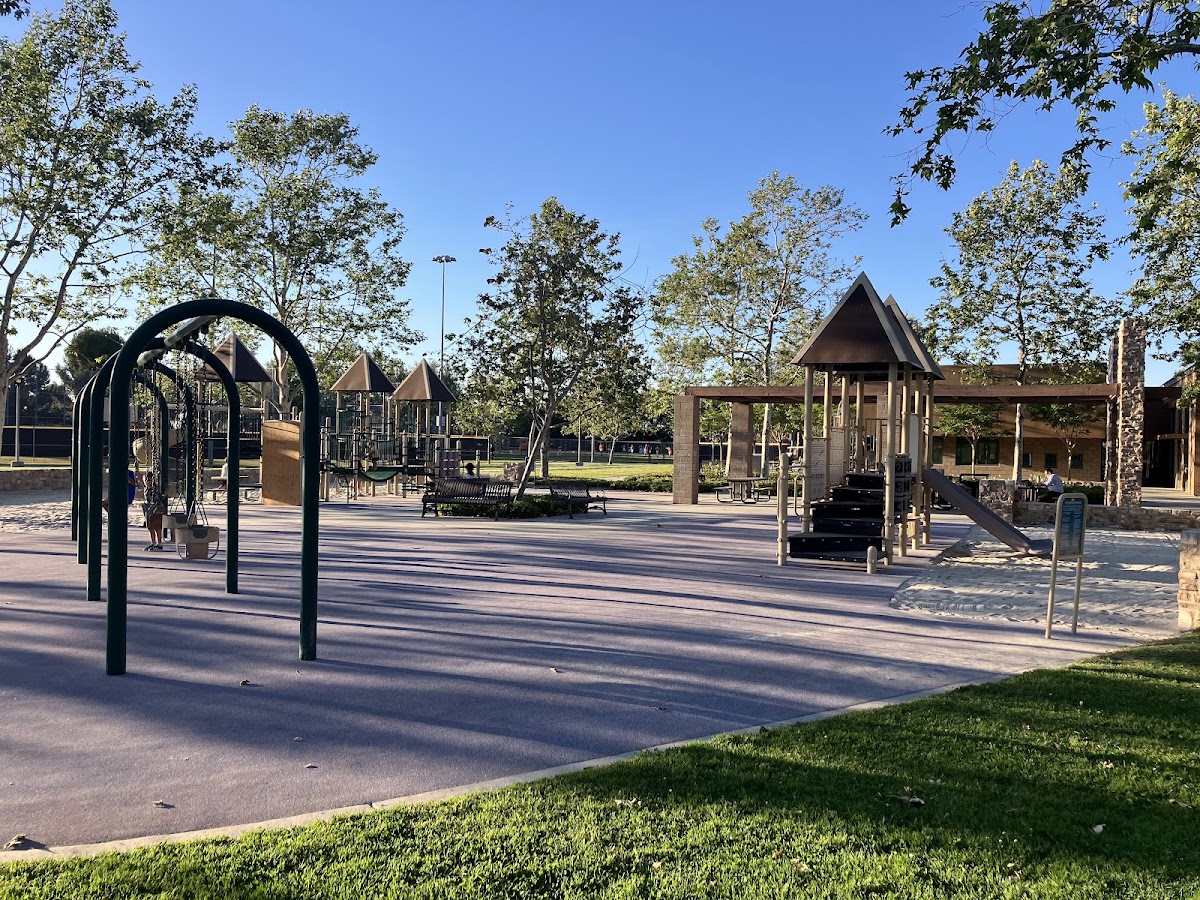 Las Lomas Community Park - Photo 2