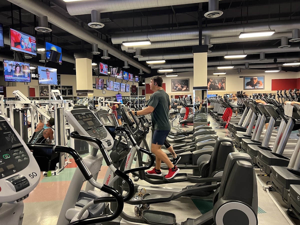 Las Vegas Athletic Clubs - West - Photo 2