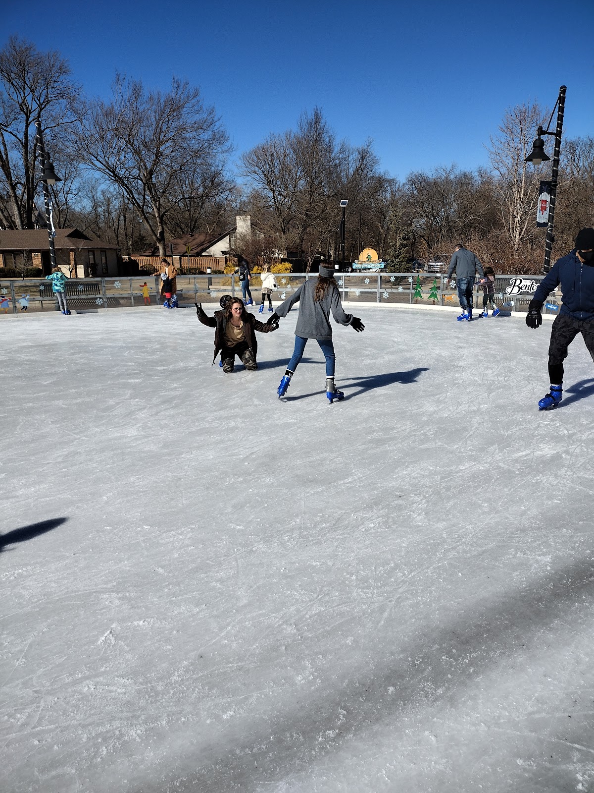 Lawrence Plaza - Photo 1