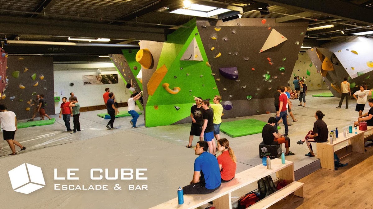 LE CUBE Escalade & Bar