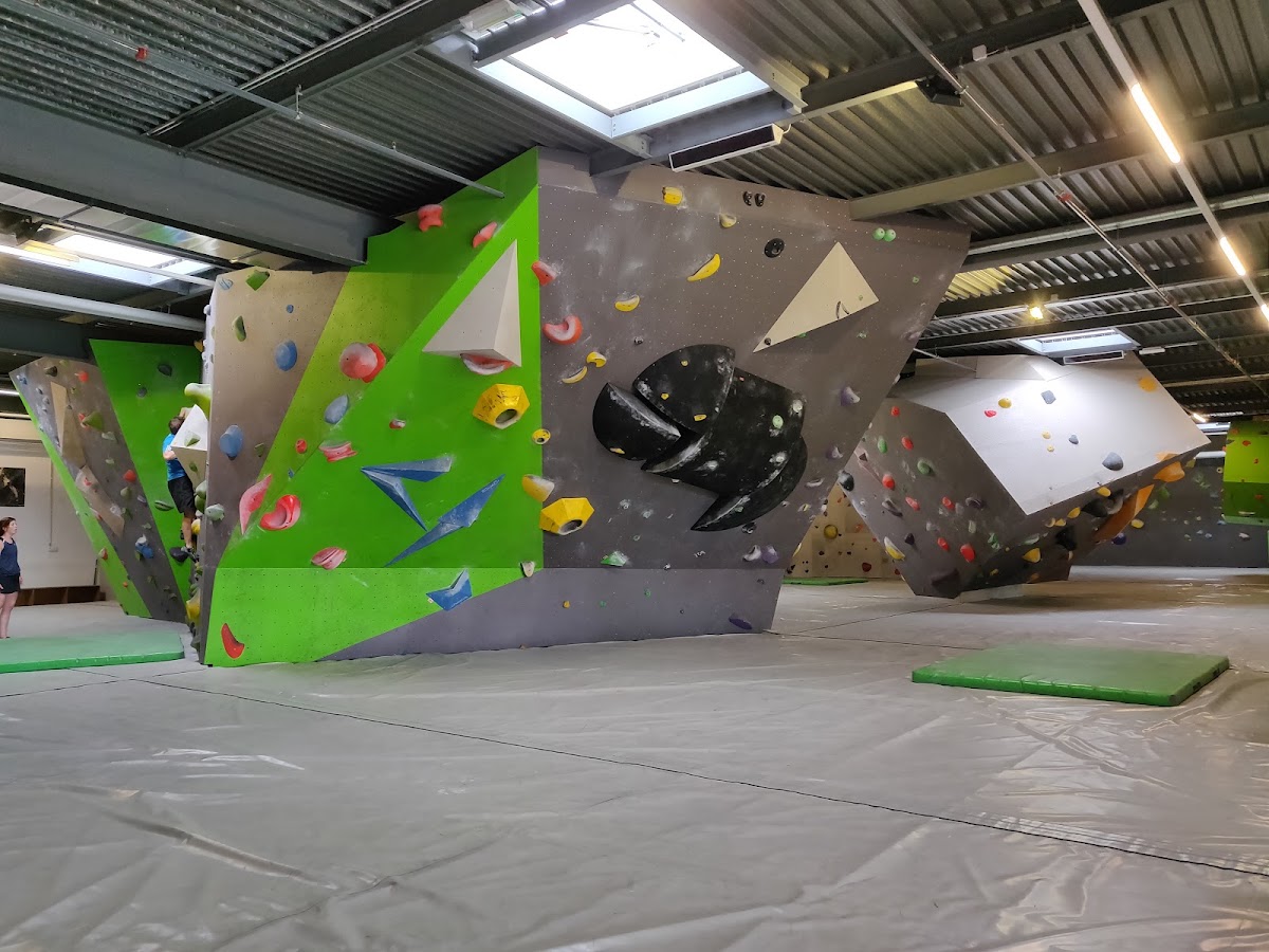 LE CUBE Escalade & Bar - Photo 2