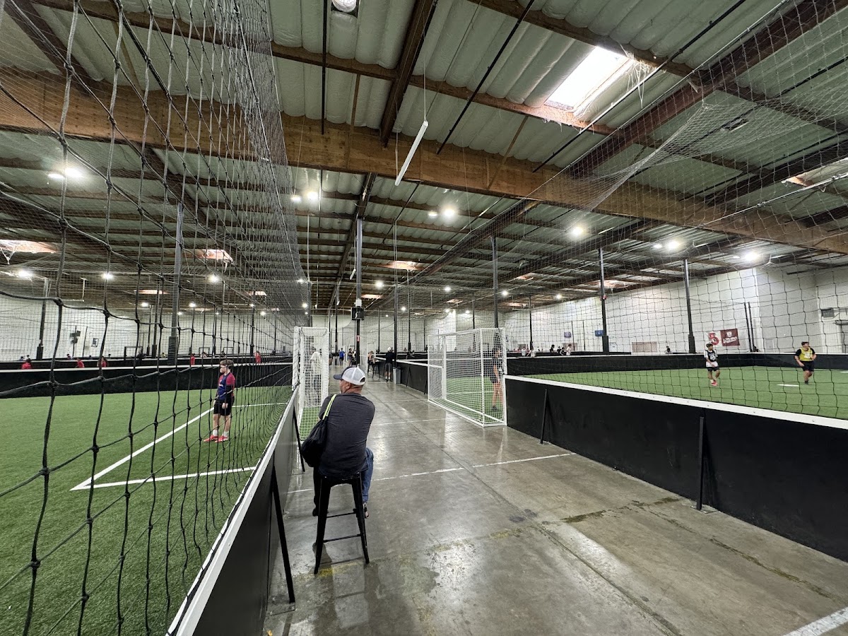 Le Five Indoor Soccer - West Sacramento - Photo 2
