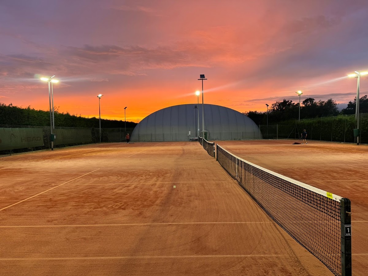 Leicester Forest East Tennis Club - Photo 1