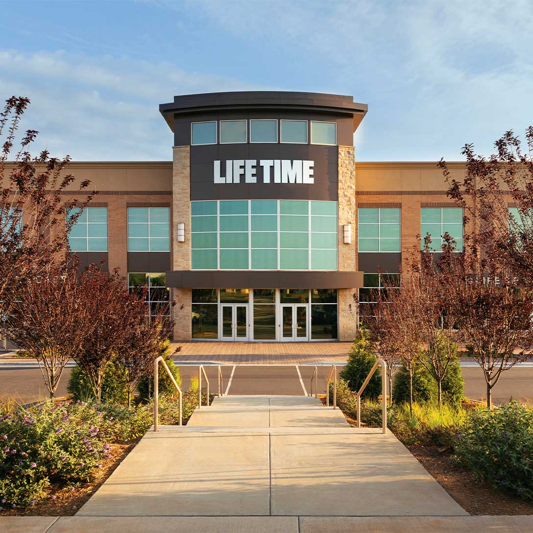 Life Time - Photo 1