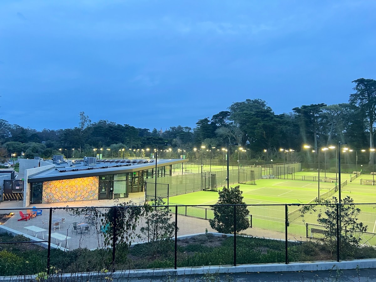Lisa & Douglas Goldman Tennis Center - Photo 2