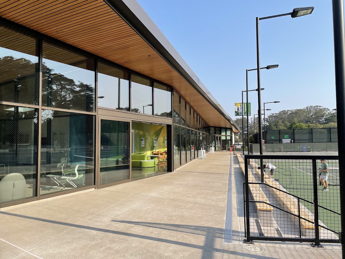 Lisa & Douglas Goldman Tennis Center - Photo 3
