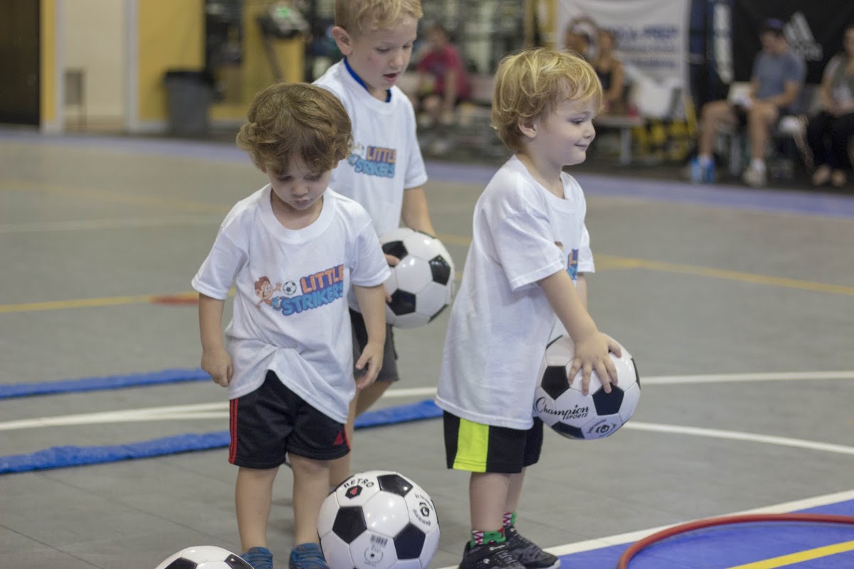 Little Strikers - Photo 2