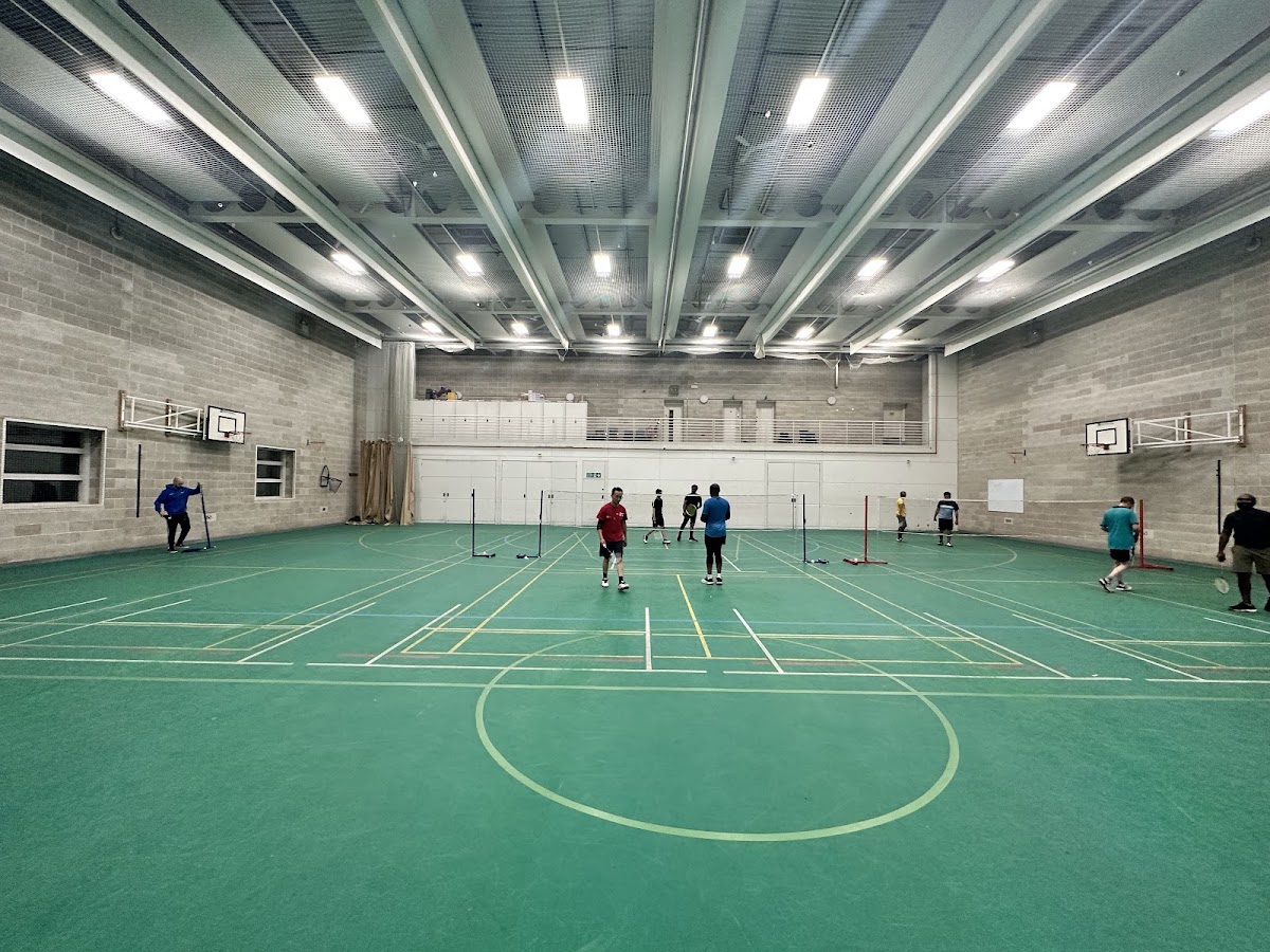 M E S Sports Centre - Photo 2