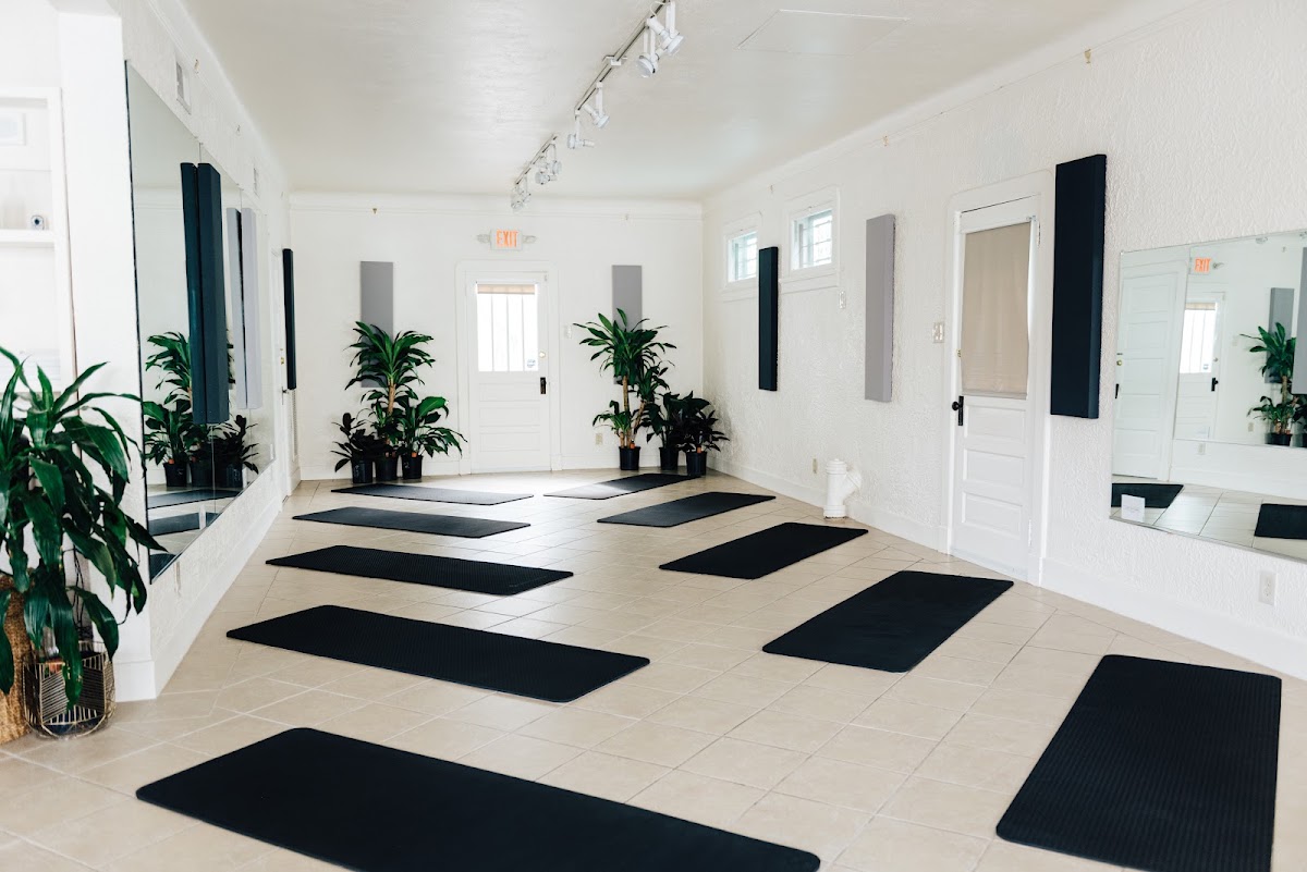Maple Street Pilates Studio - Photo 3