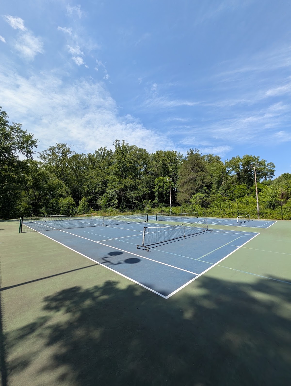 McLean Central Park tennis court - Photo 3