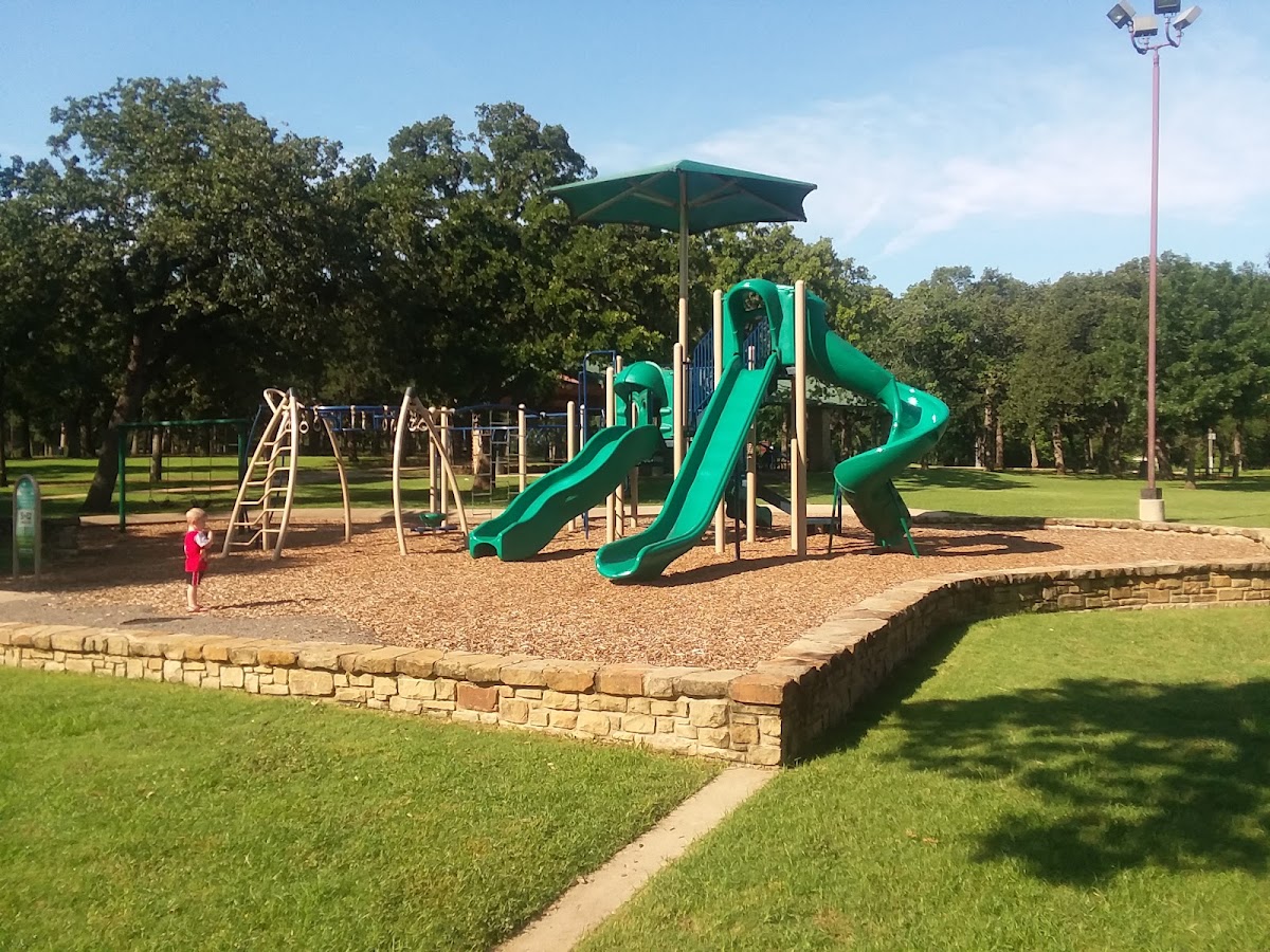 Meadowbrook Recreation Center - Photo 2